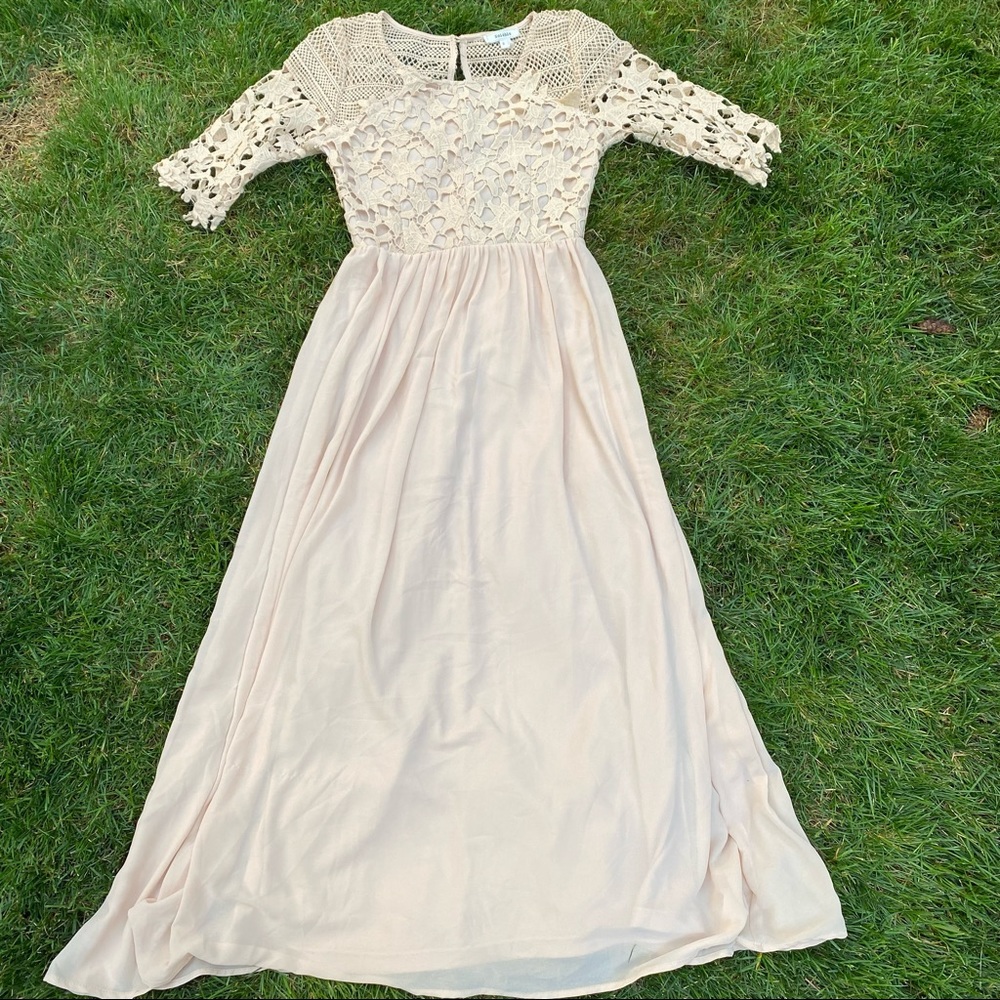 Soieblue Lace Creamy blush Flowy Dress stunning!
